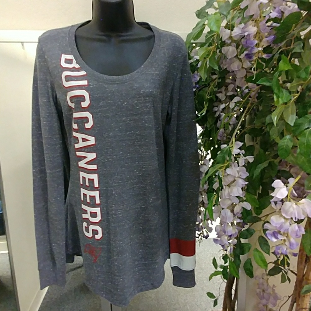 🦋 3/$15 Nike NFL Buccaneers 🏈 Long Sleeve T-shirt
